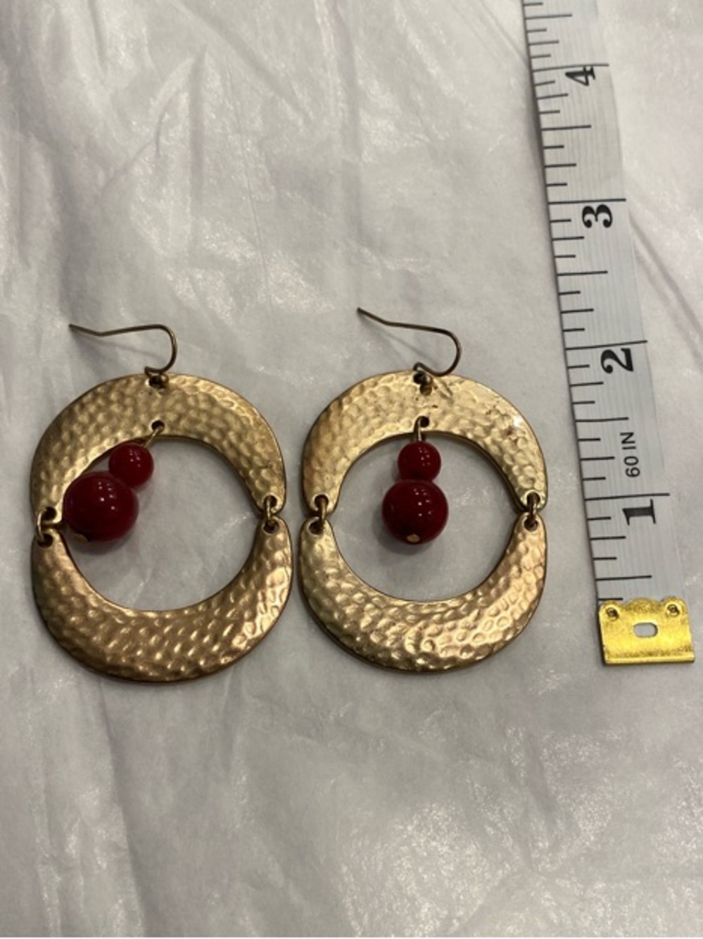 Hammered Gold Tone Statement Earrings Red Bead Drop Boho Chic Lightweight - Picture 4 of 6